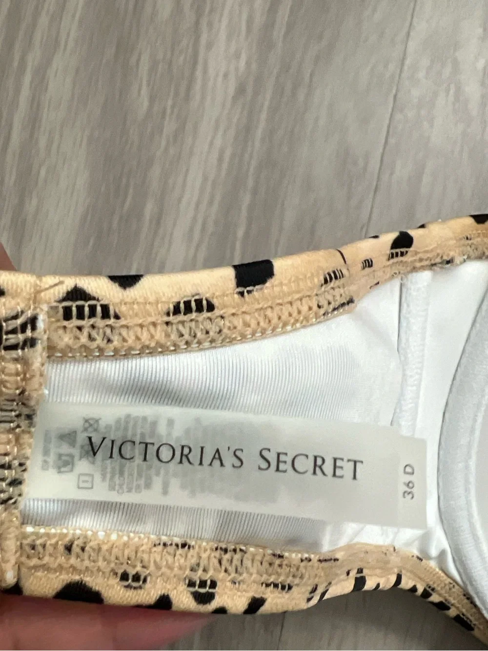 Victoria’s Secret Cheetah Print Halter Bikini Top 36D